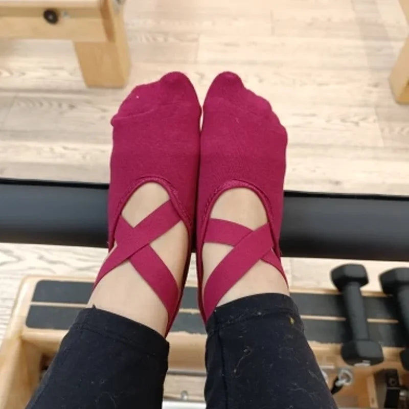 Women Men Yoga Socks Anti Slip Bandage Sports Ladies Girls Ballet Socks Dance Sock Slippers Yoga Socks Non Slip Acupressure Mat